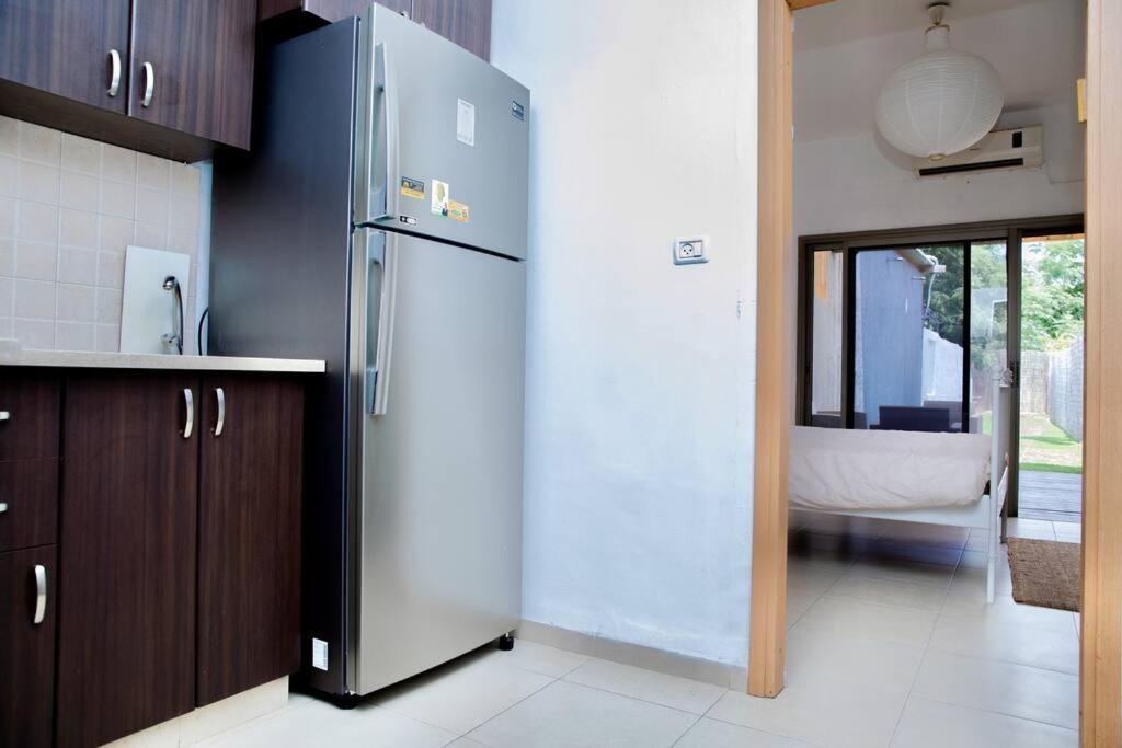Homey Apartment Near The Beach 하데라 외부 사진